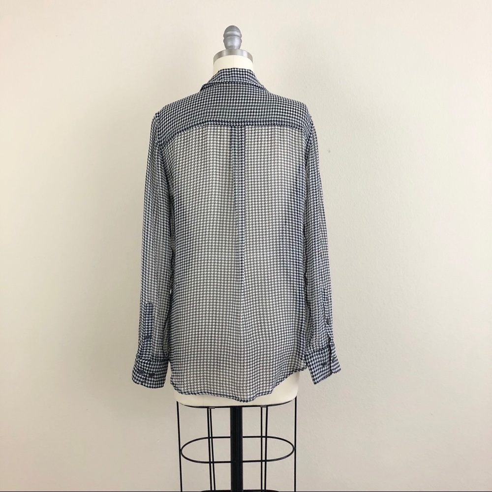 Equipment Femme Houndstooth Silk Button Down - Picture 4 of 5
